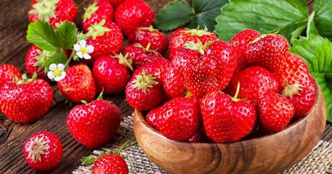 Strawberries in bowl CREDIT:countryliving.com